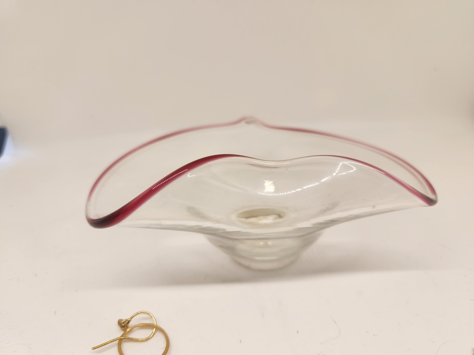 Beautiful Art Glass Bowl + Modern Gold-Tone Necklace & Gold-Tone & Black Stone Earrings Set (3pc Lot) - image 9 of 12