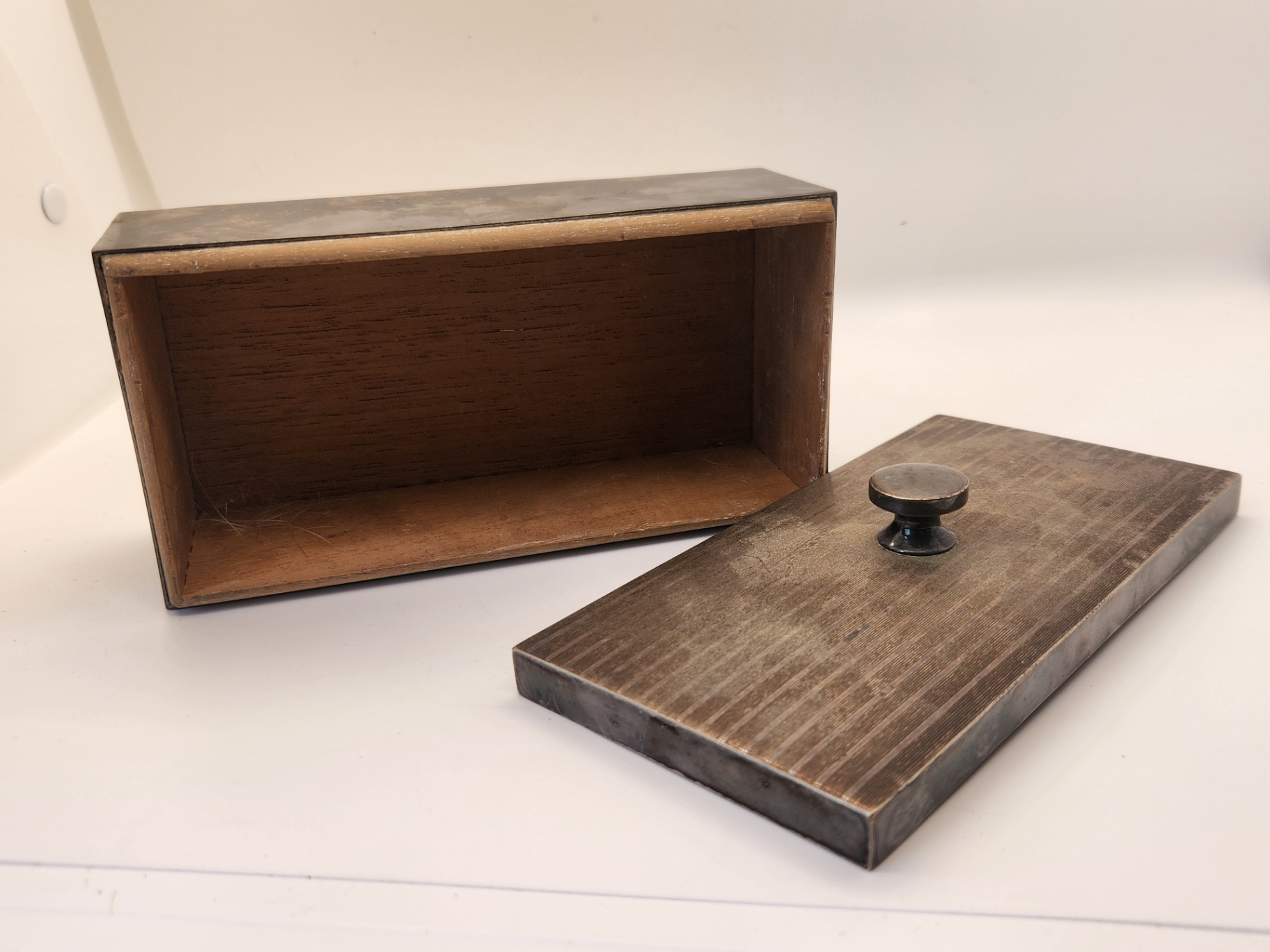 Vintage Watrous Mfg. Co. Silverplate Humidor - International Silver Co. - Pattern 0122 - image 2 of 6