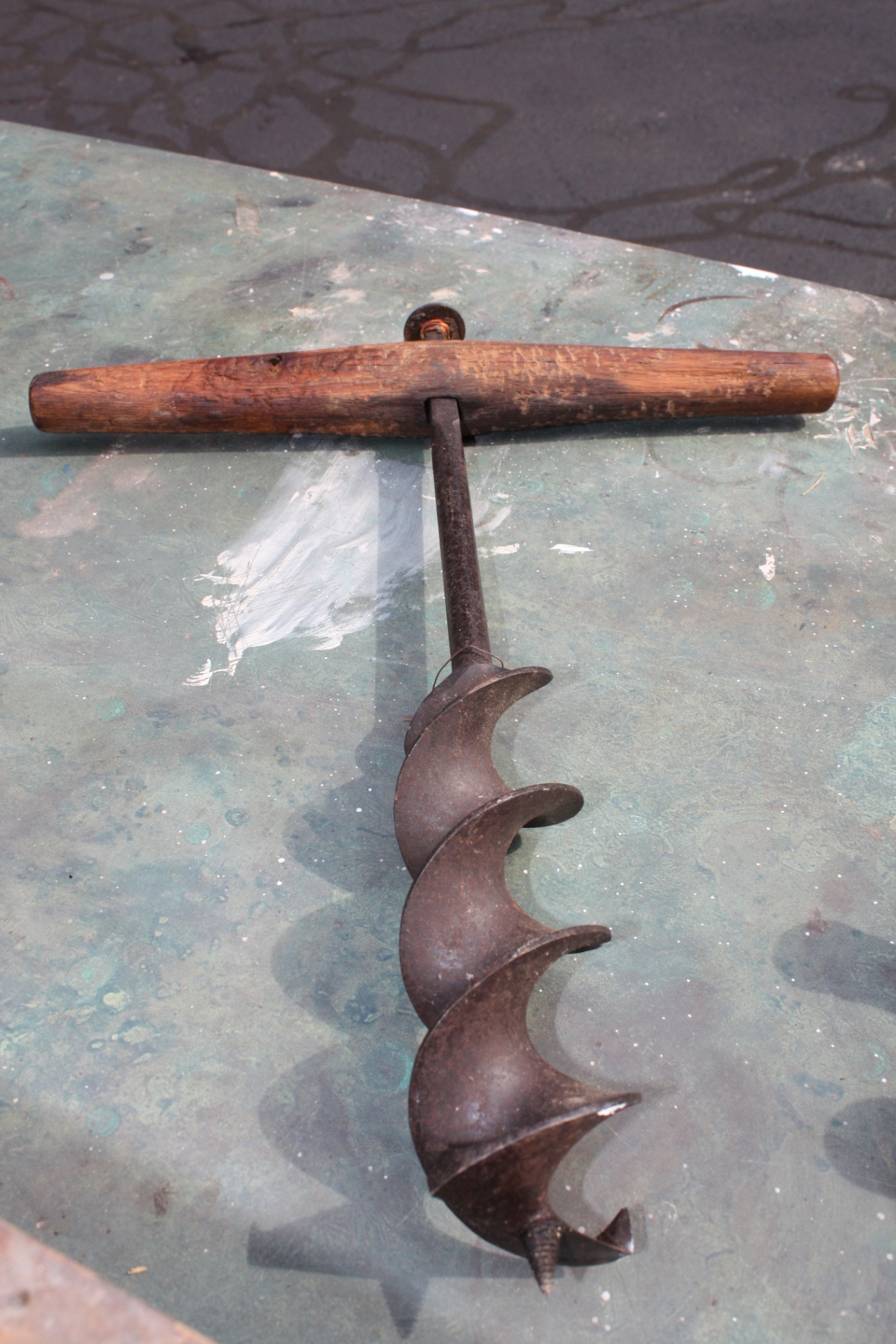 Two Antique Hand Tools – T-Handle Wood Auger Bit & Brass Pump Oil Can / Oiler - image 1 of 2