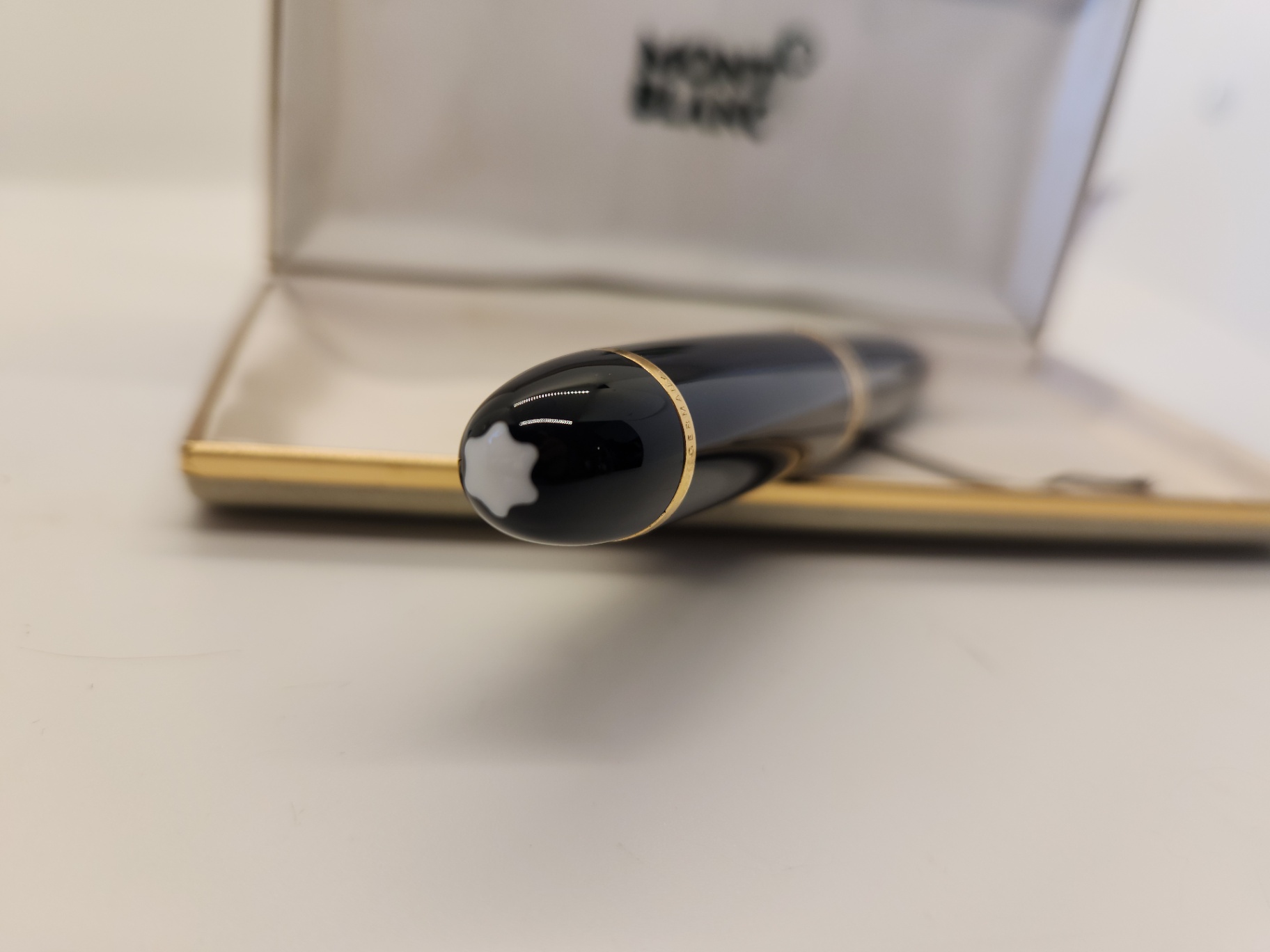 RARE Vintage Montblanc Meisterstück 149 Fountain Pen 14K Gold Nib (1987–1992) w/ Original Box (Pair with lot 115 Montblanc Ink) - image 6 of 14