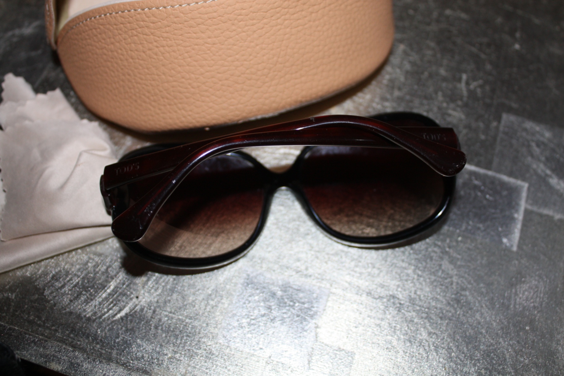 Tod’s Sunglasses – Model TO 03 05K 60115 – Made in Italy - image 15 of 20