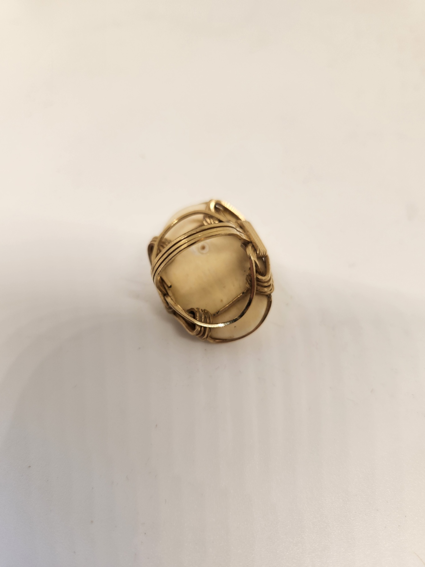 Vintage Cameo Portrait Female Lady Ring in Gold-Tone Setting (Statement Ring) - image 4 of 6