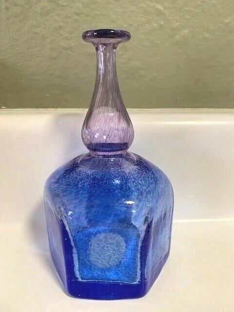 KOSTA BODA BERTIL VALLIEN ARTIST COLLECTION ANTIKVA SWEDISH GLASS VASE SIGNED - image 1 of 4