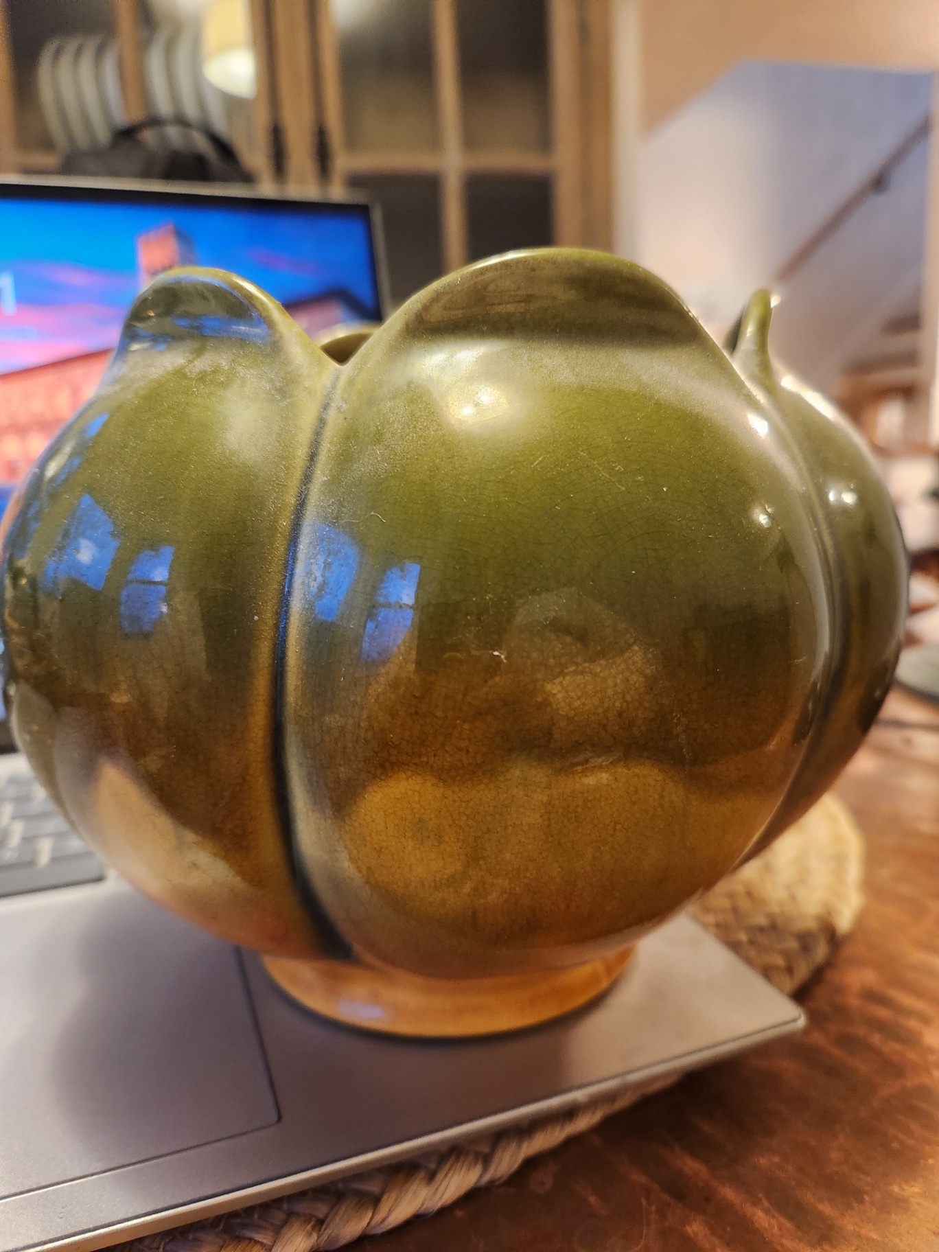 Bretby England Art Pottery Bowl / Planter – Drip Glaze – Marked Bretby (1890s-1920s piece) - image 3 of 5