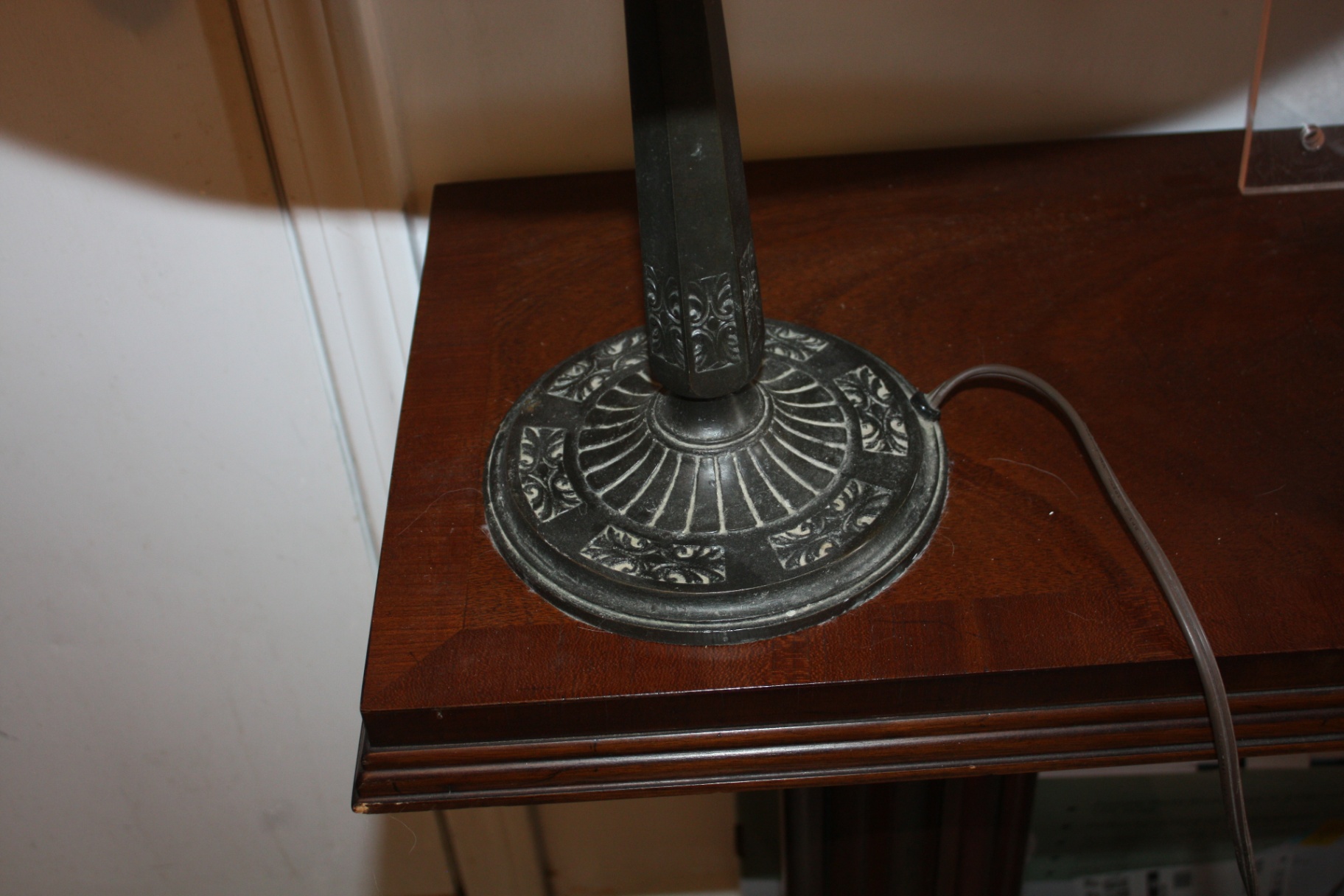 Tiffany Meyda stained glass lamp with metal base - image 6 of 6