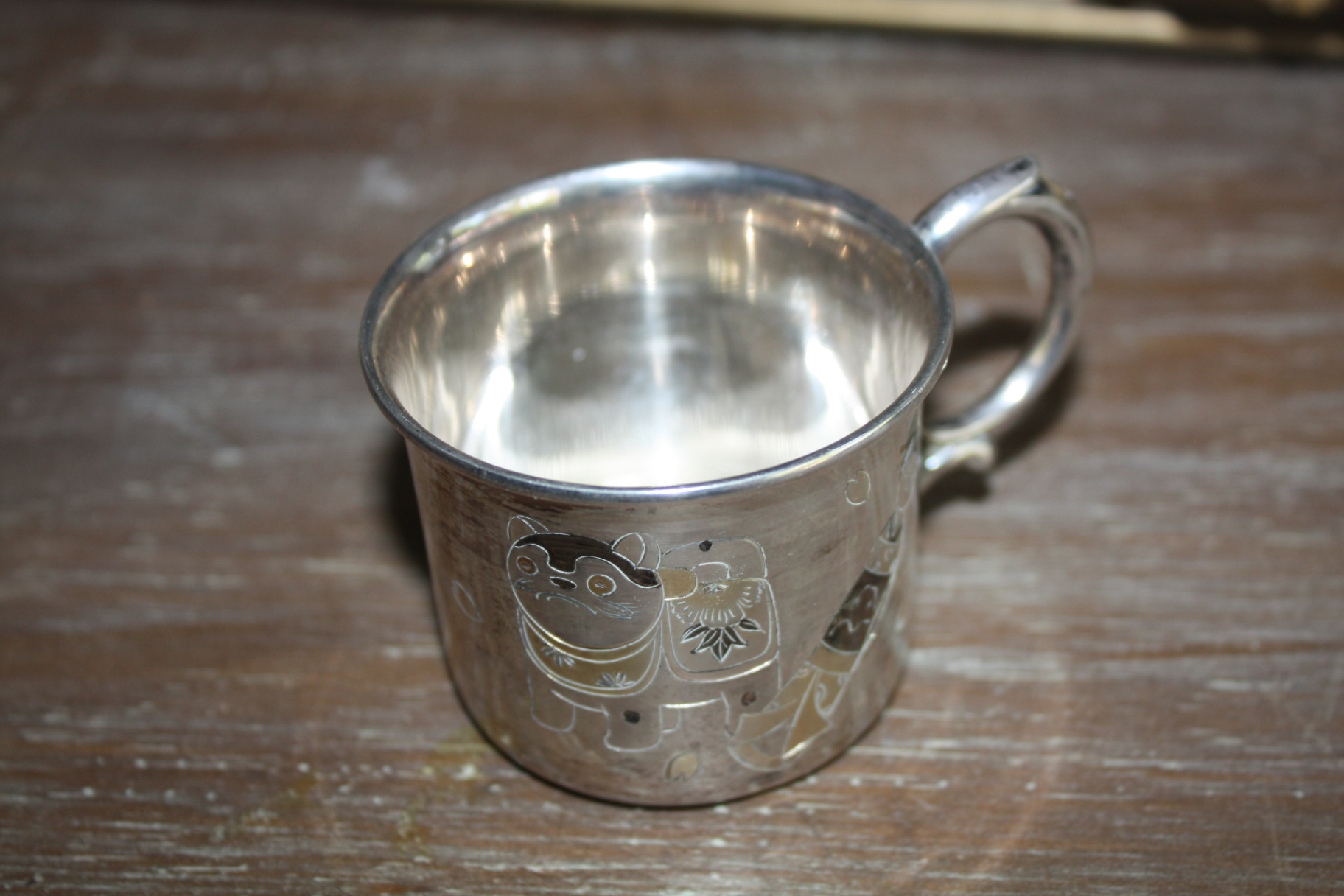 Japanese 950 Sterling Decorated Baby Cup (Kokeshi Dolls with Gold Vermeil) - approx 1.4 troy oz - image 1 of 5