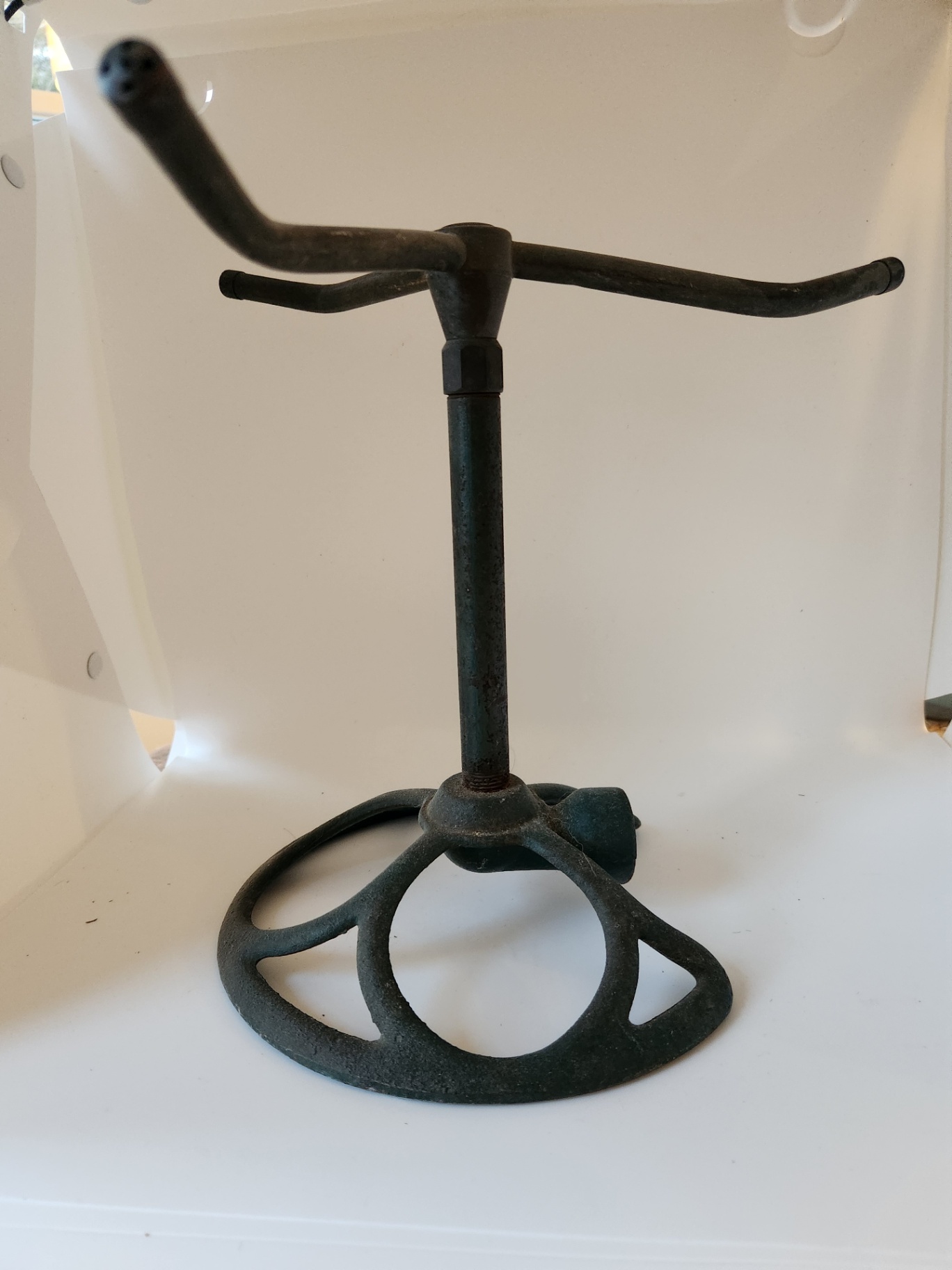 Antique Cast-Iron Rotary Lawn Sprinkler on Stand – 3-Arm Industrial / Garden Sprinkler Head - image 7 of 8