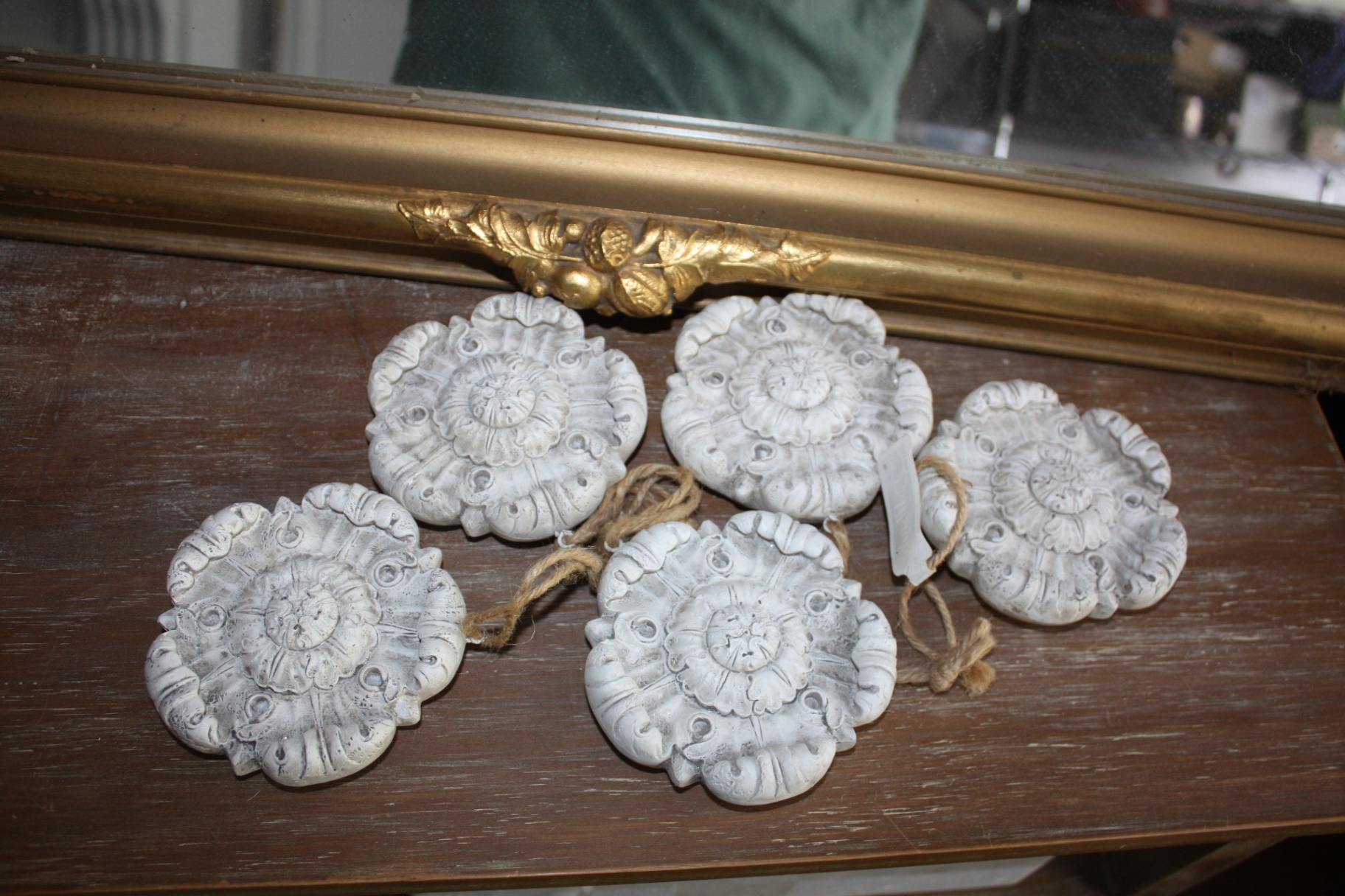 Set of Five Carved Rosette Curtain Tiebacks – Distressed Stone-Finish Medallions (Alstone) - image 4 of 5