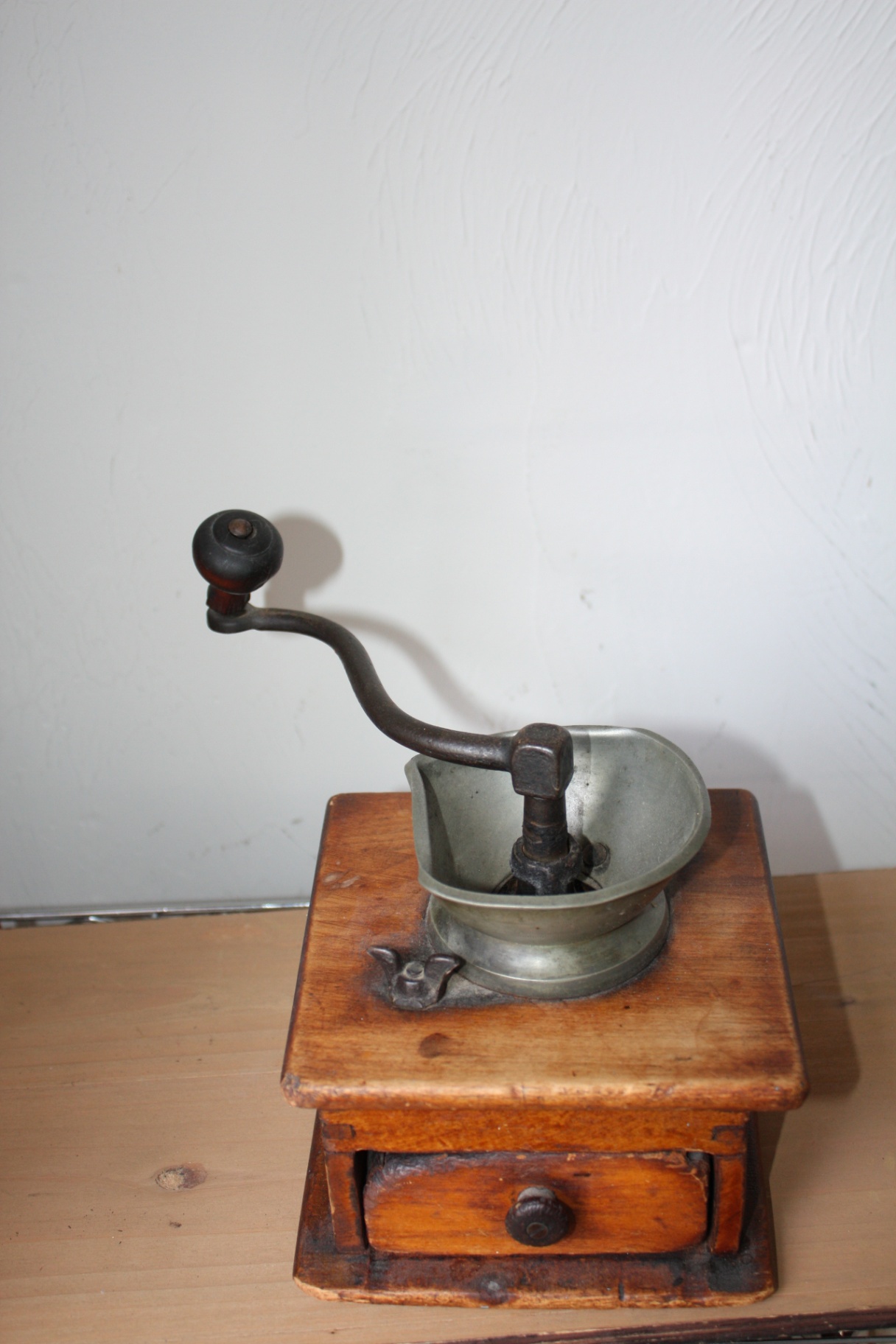 Antique Wooden Box Coffee Grinder with Cast Iron Crank & Pewter Metal Hopper – Early 20th Century - image 2 of 3