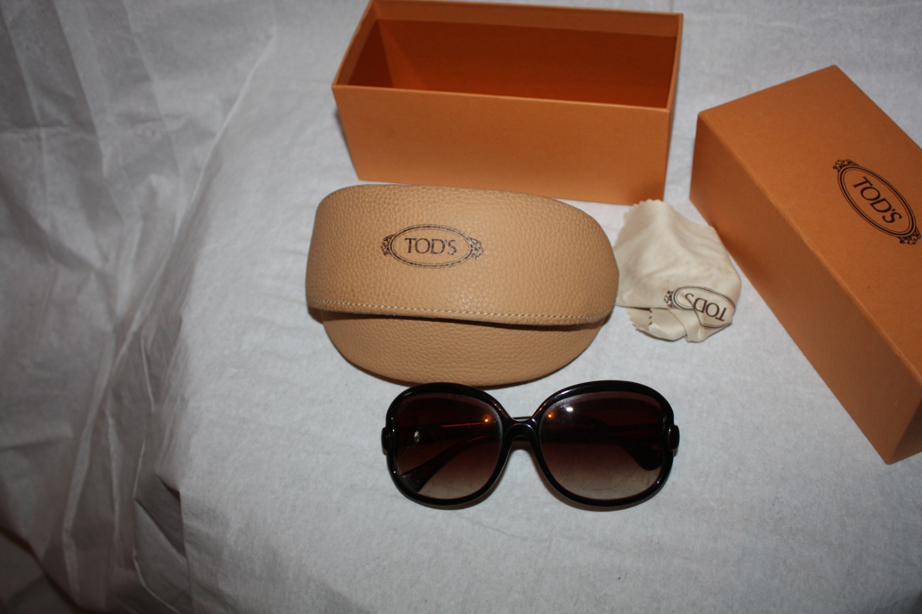 Tod’s Sunglasses – Model TO 03 05K 60115 – Made in Italy - image 17 of 20