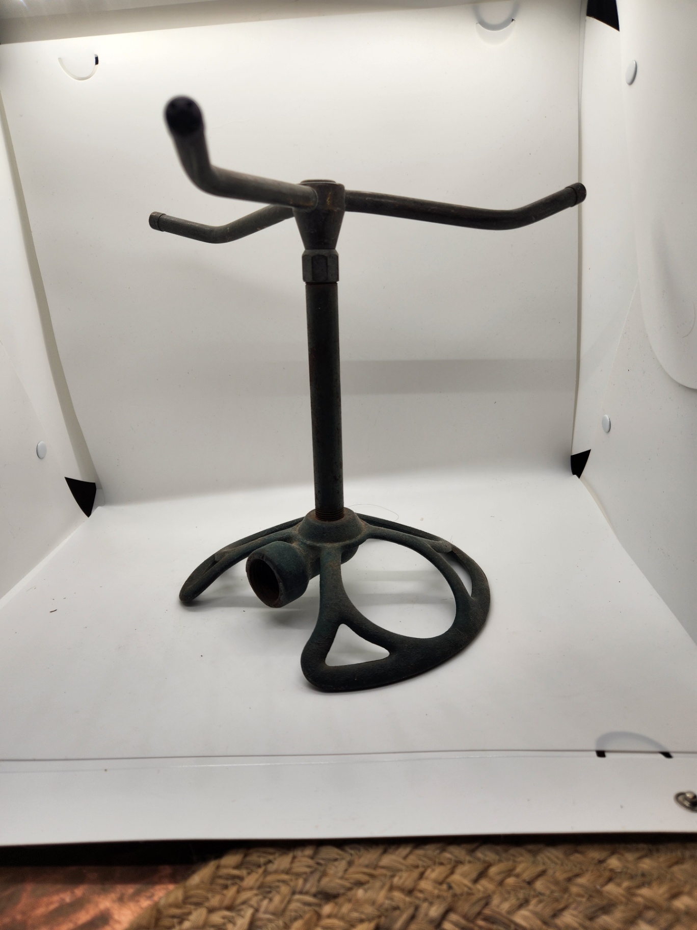 Antique Cast-Iron Rotary Lawn Sprinkler on Stand – 3-Arm Industrial / Garden Sprinkler Head - image 4 of 8