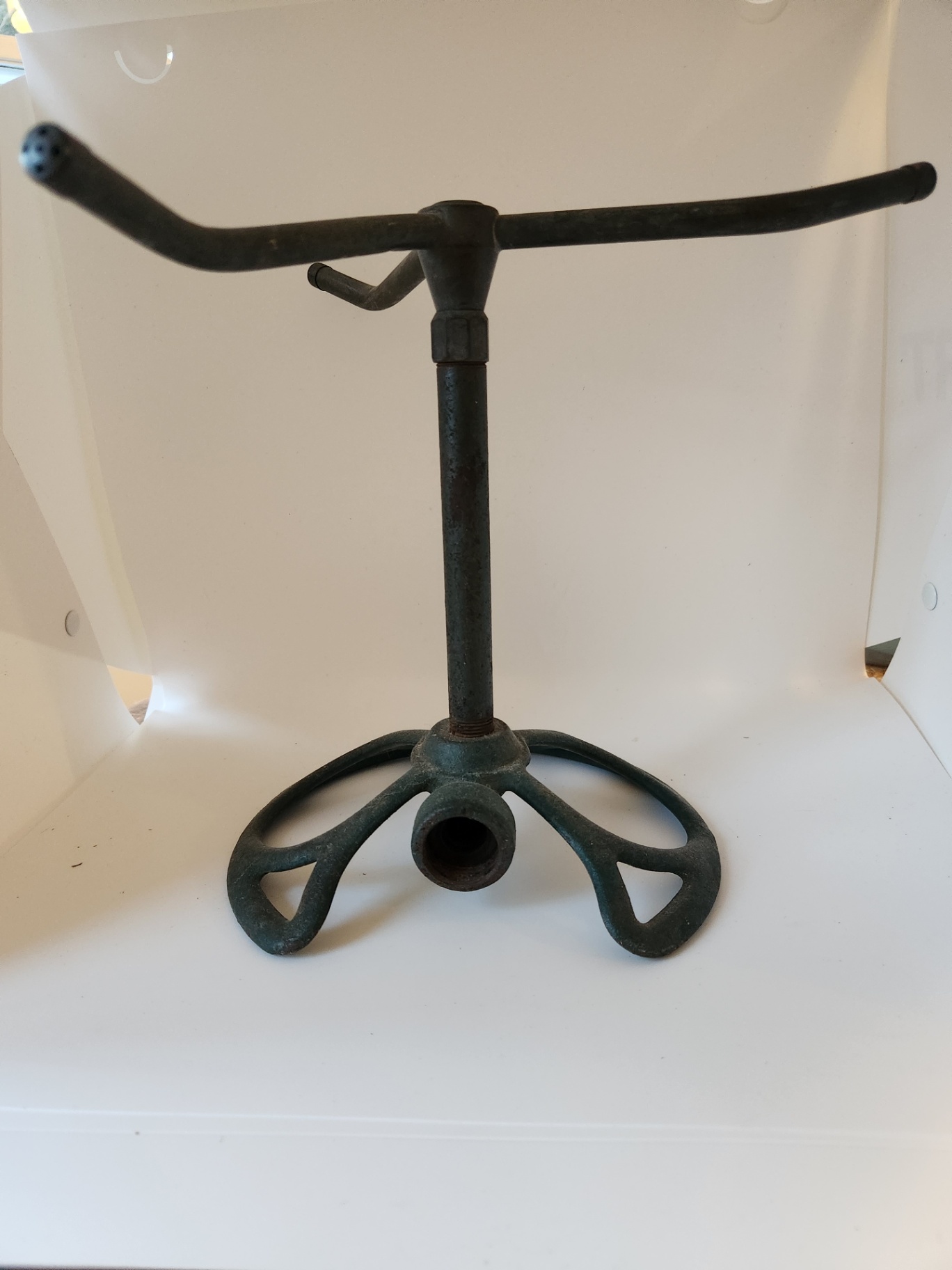 Antique Cast-Iron Rotary Lawn Sprinkler on Stand – 3-Arm Industrial / Garden Sprinkler Head - image 6 of 8