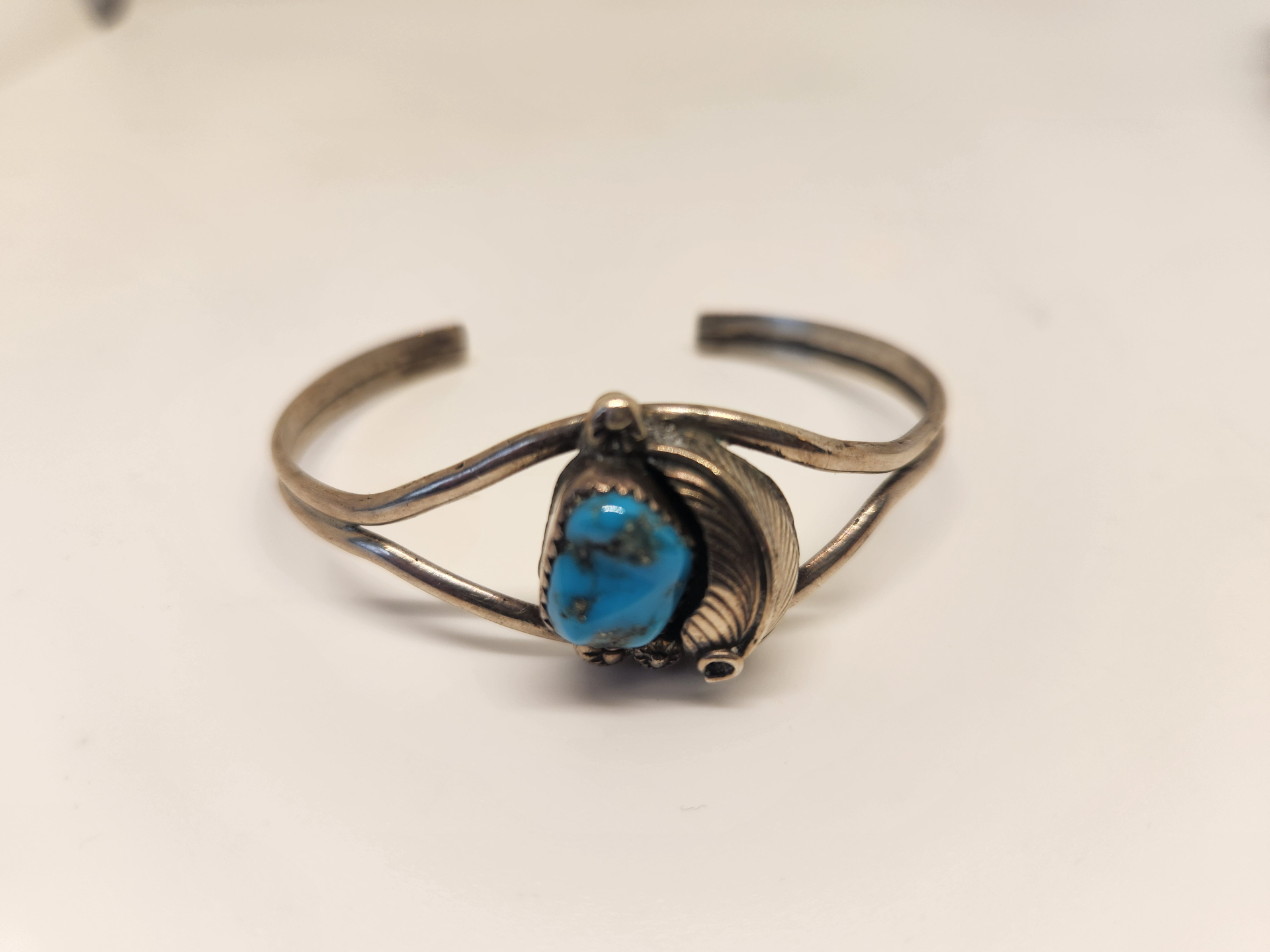Sterling Silver Turquoise Jewelry Lot – Navajo Style Cuff + Turquoise Bow Brooch + Modernist 935 Cuff Bracelet - image 8 of 8