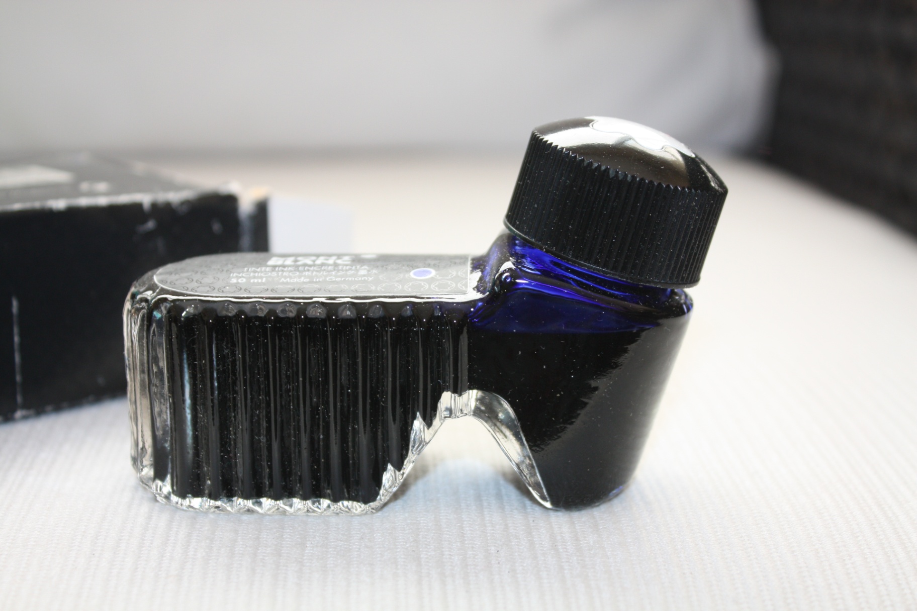 New Unopened (1980s) Montblanc Royal Blue (Königsblau) 50ml Fountain Pen Ink Bottle w/ Original Box Pair with Montblanc Pen Lot 114) - image 6 of 10