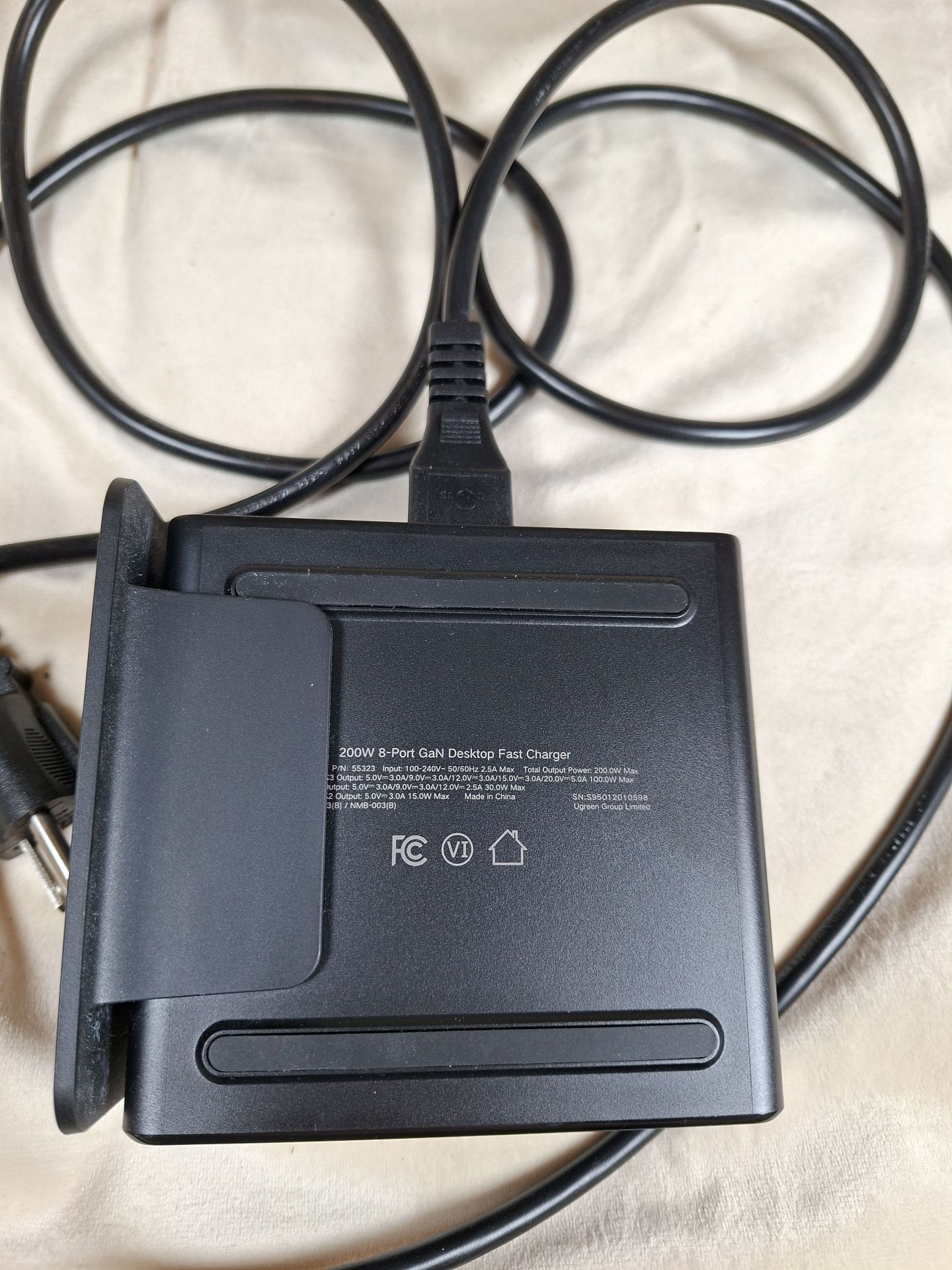 UGREEN 200W 8-Port GaN Desktop Charger - image 3 of 4
