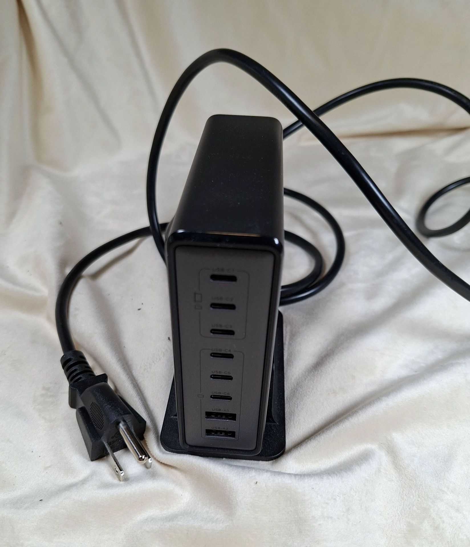 UGREEN 200W 8-Port GaN Desktop Charger - image 1 of 4