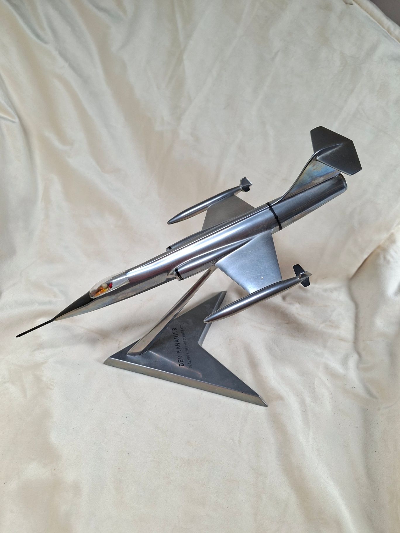 Metal model jet aircraft on display stand, "Der Kanadier December 1969-December 1971" - image 2 of 7
