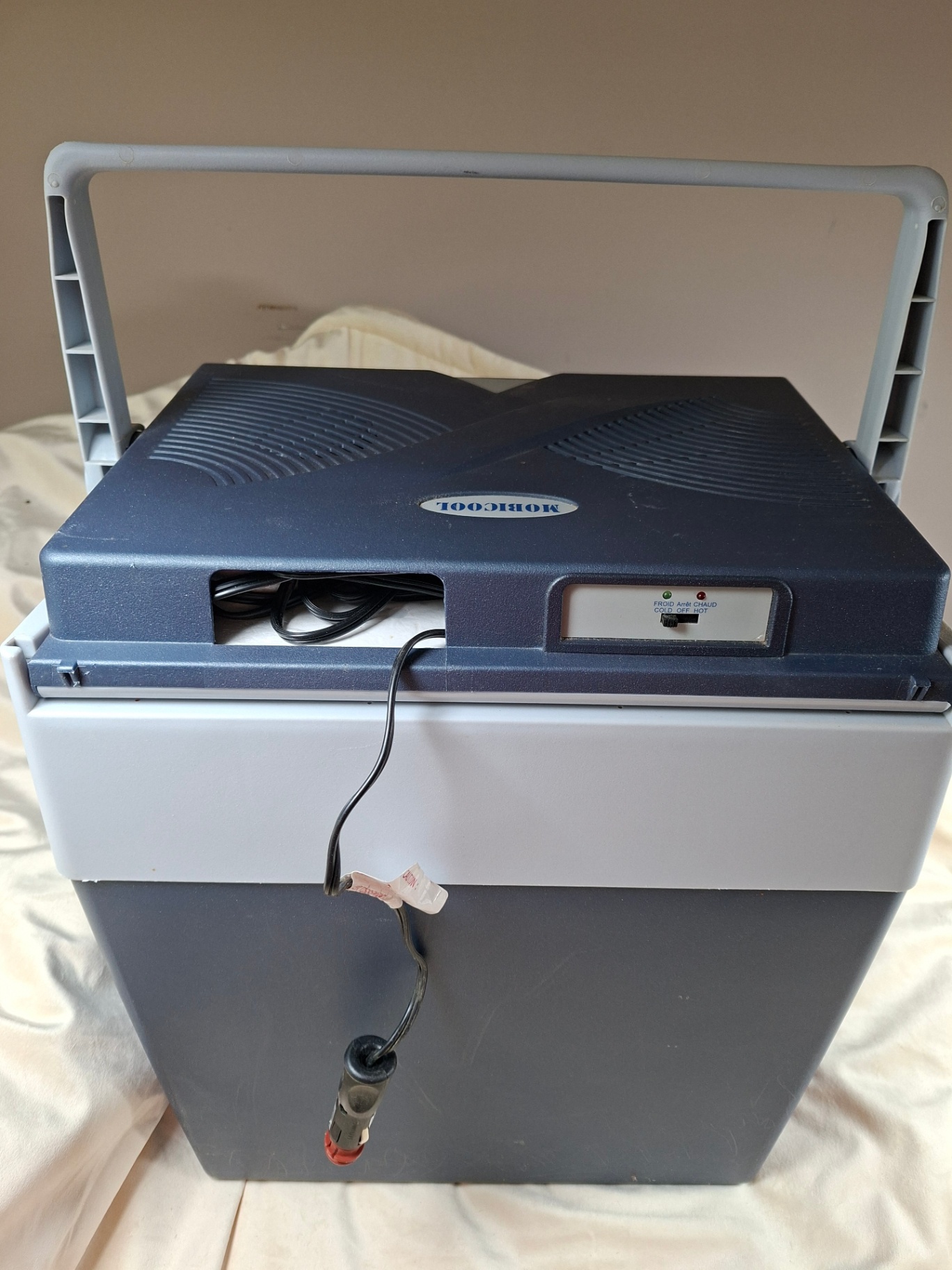 Mobicool portable electric cooler with power cord - image 6 of 6