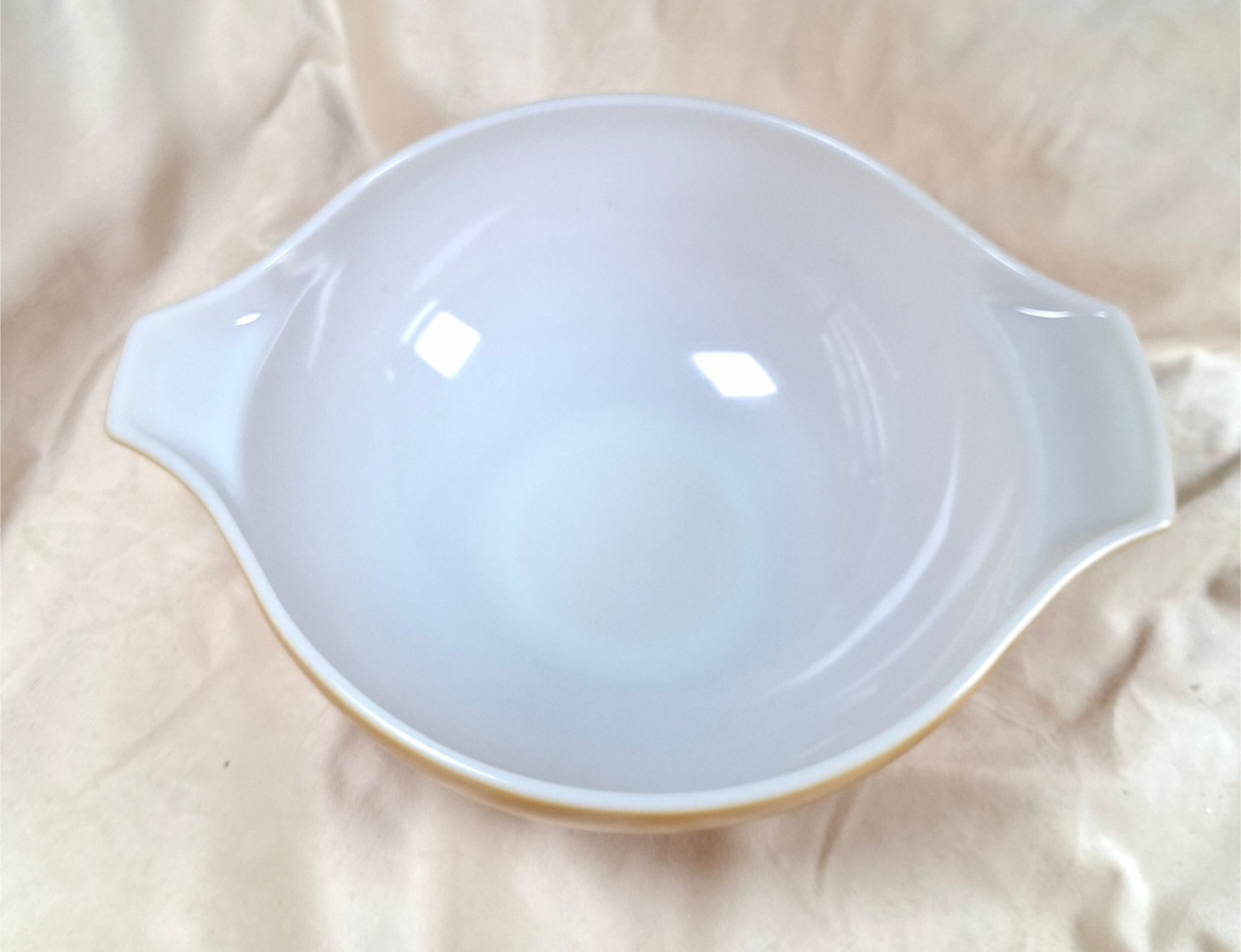 Yellow Pyrex mixing bowl with floral border, 13.5", USA Made - image 4 of 7