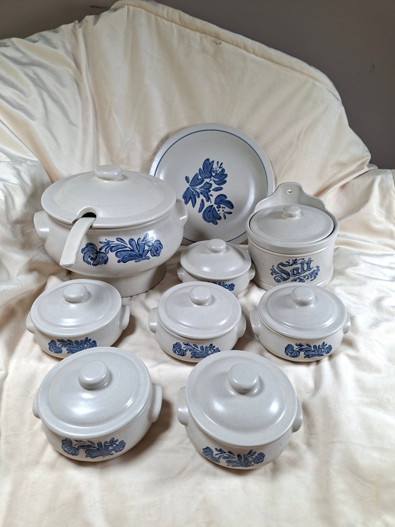 Collection of  Vintage Pfaltz Graff Yorktowne blue floral stoneware set with lids - image 1 of 9