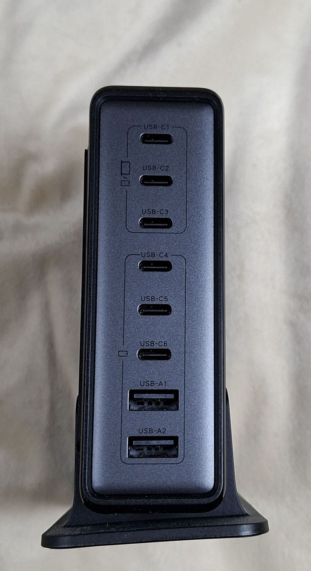 UGREEN 200W 8-Port GaN Desktop Charger - image 4 of 4