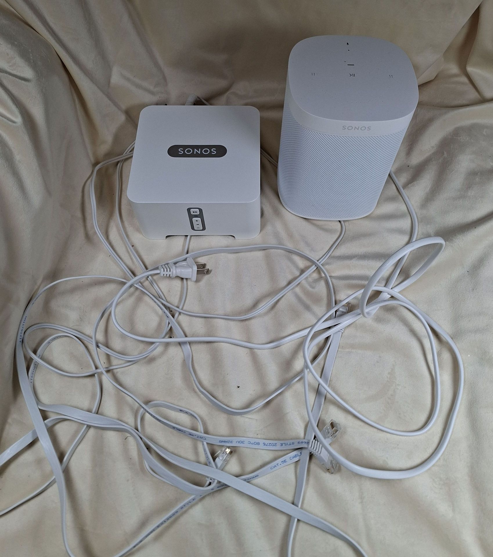 Sonos One Speaker and Sonos Connect Audio Component - image 1 of 7