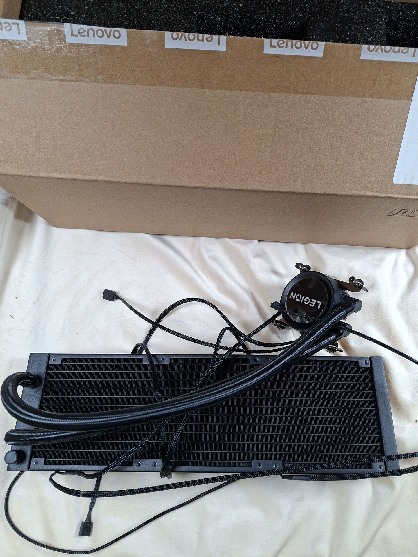 Lenovo Legion Liquid CPU Cooler with 360mm Radiator and Triple Fans - image 5 of 7