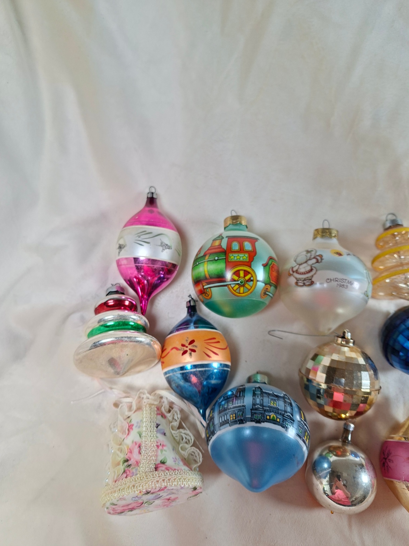 Vintage Assorted Christmas Ornaments - image 4 of 5