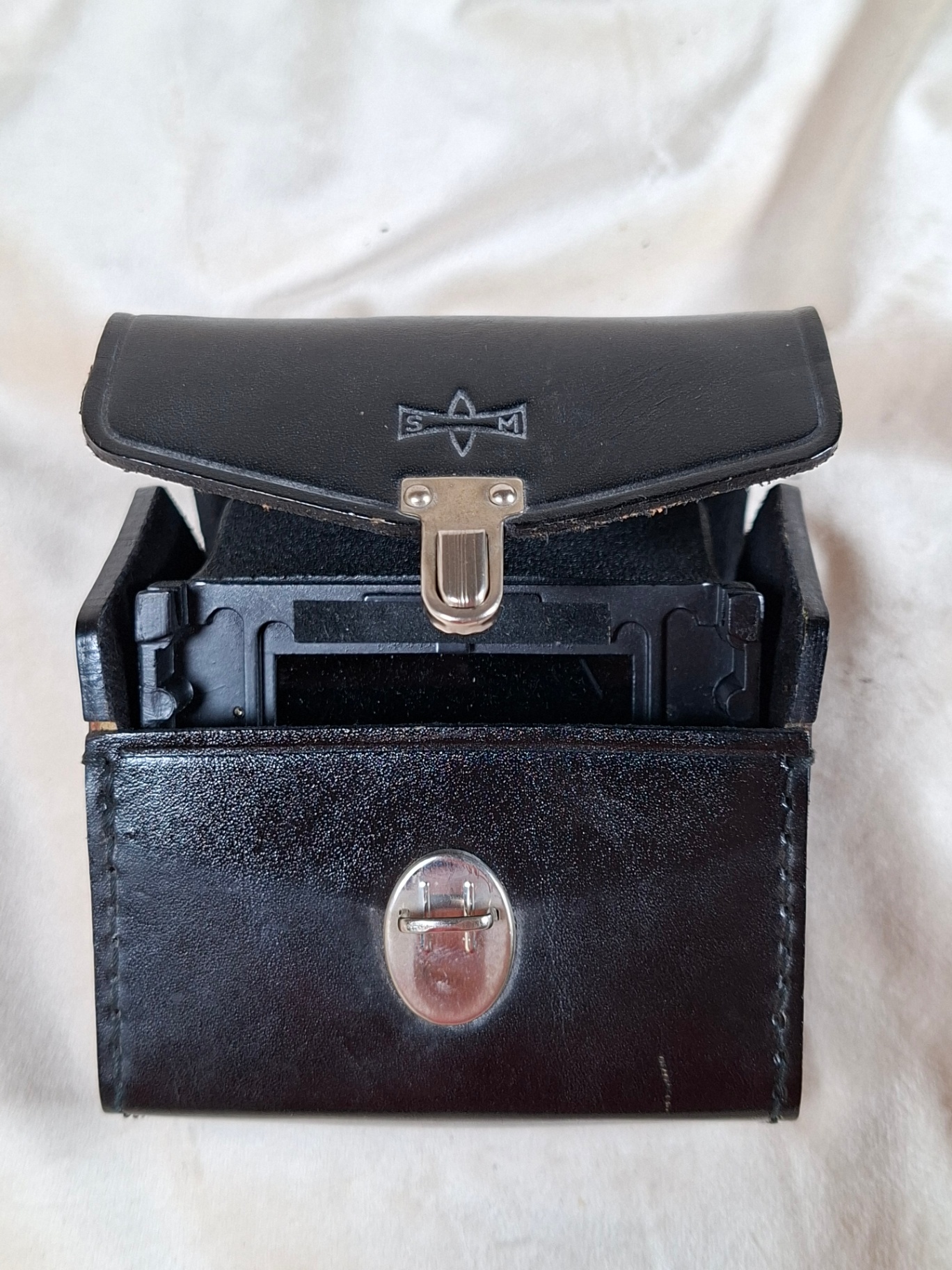 Vintage Mamiya Camera with Leather Case - image 5 of 6