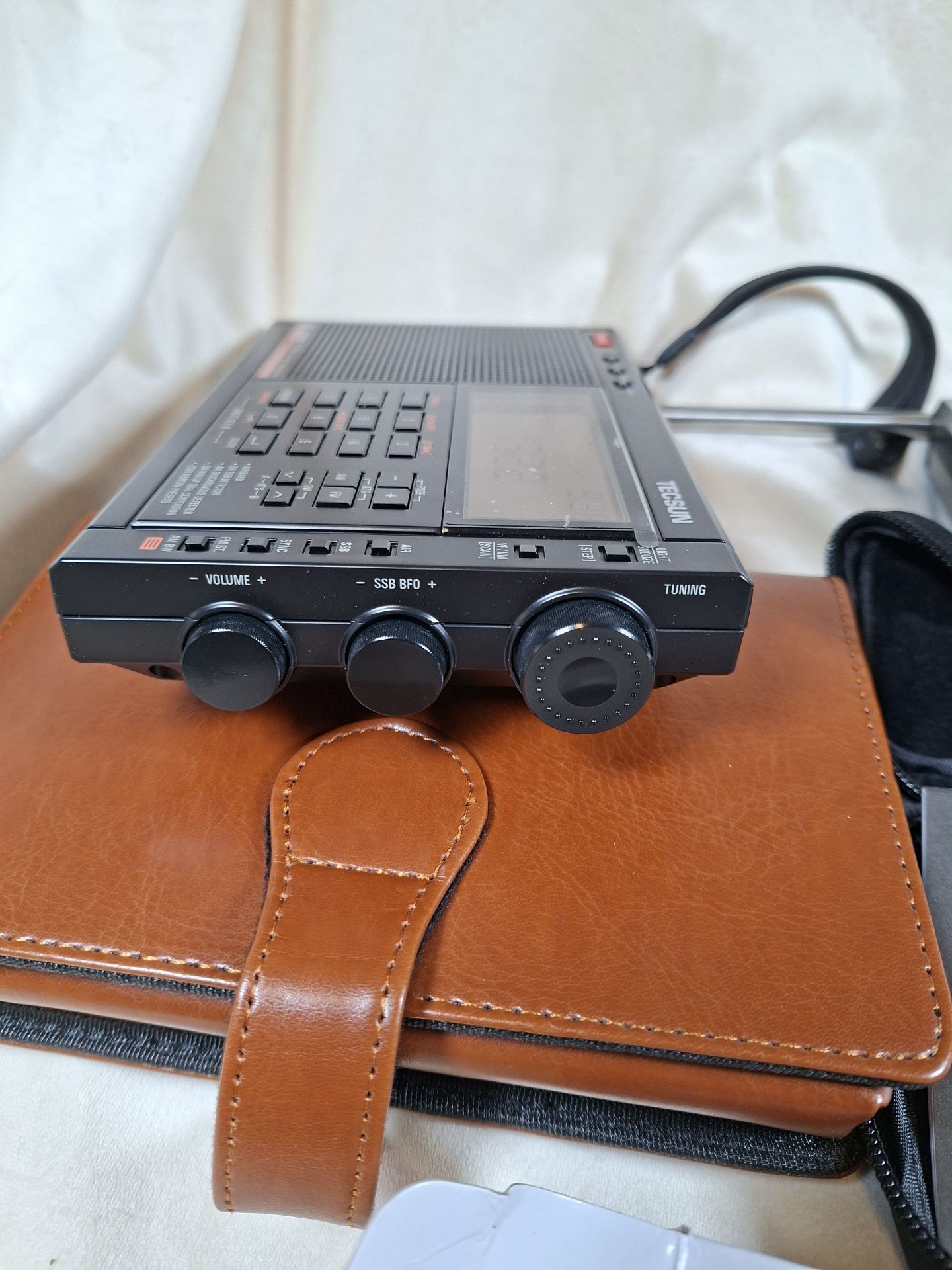 Tecsun PL-680 and PL-380 Portable Radios with Cases and Accessories - image 5 of 8