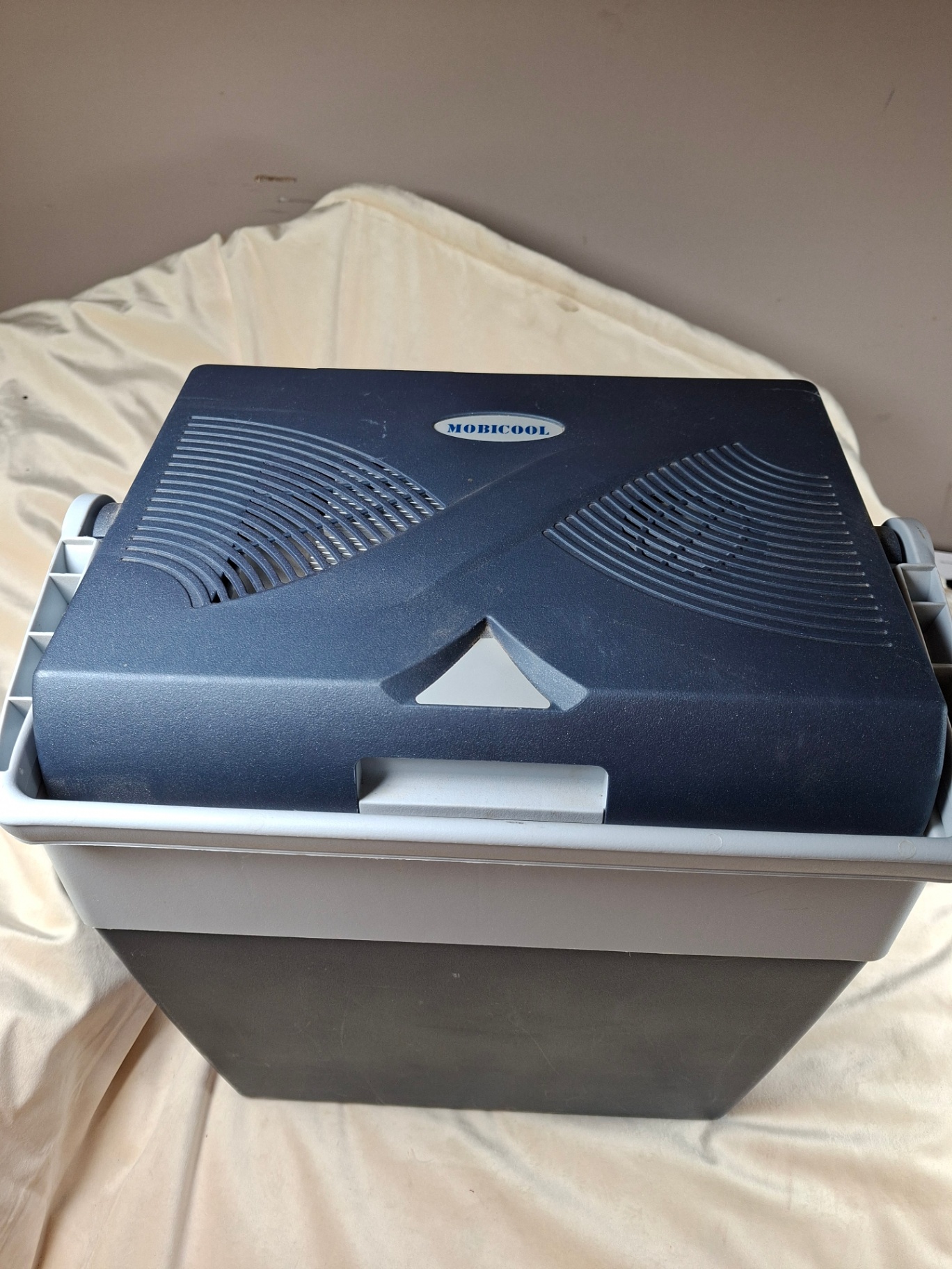 Mobicool portable electric cooler with power cord - image 2 of 6