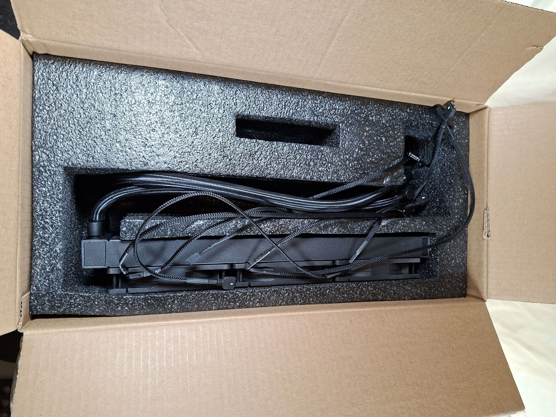 Lenovo Legion Liquid CPU Cooler with 360mm Radiator and Triple Fans - image 3 of 7