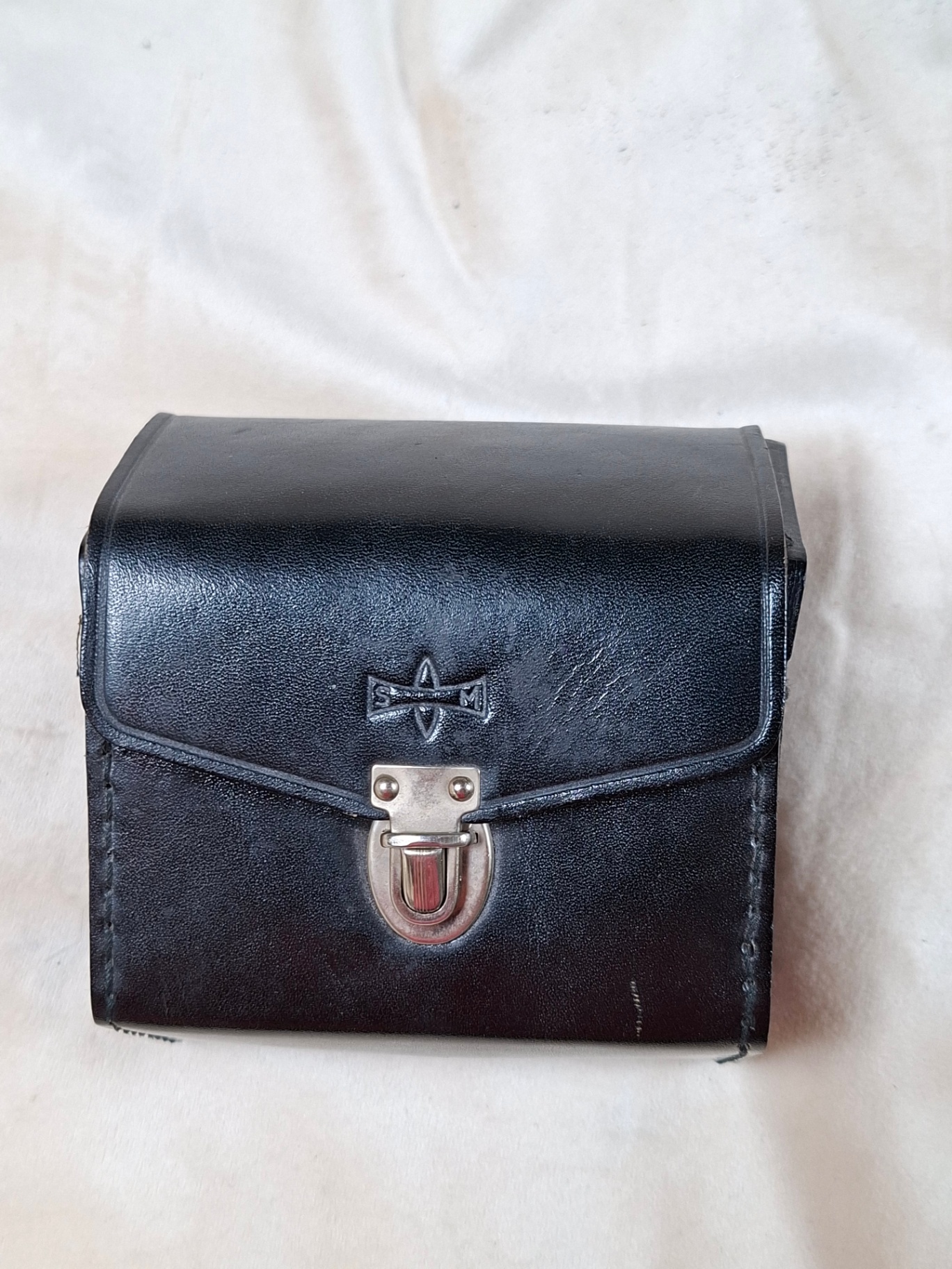 Vintage Mamiya Camera with Leather Case - image 6 of 6