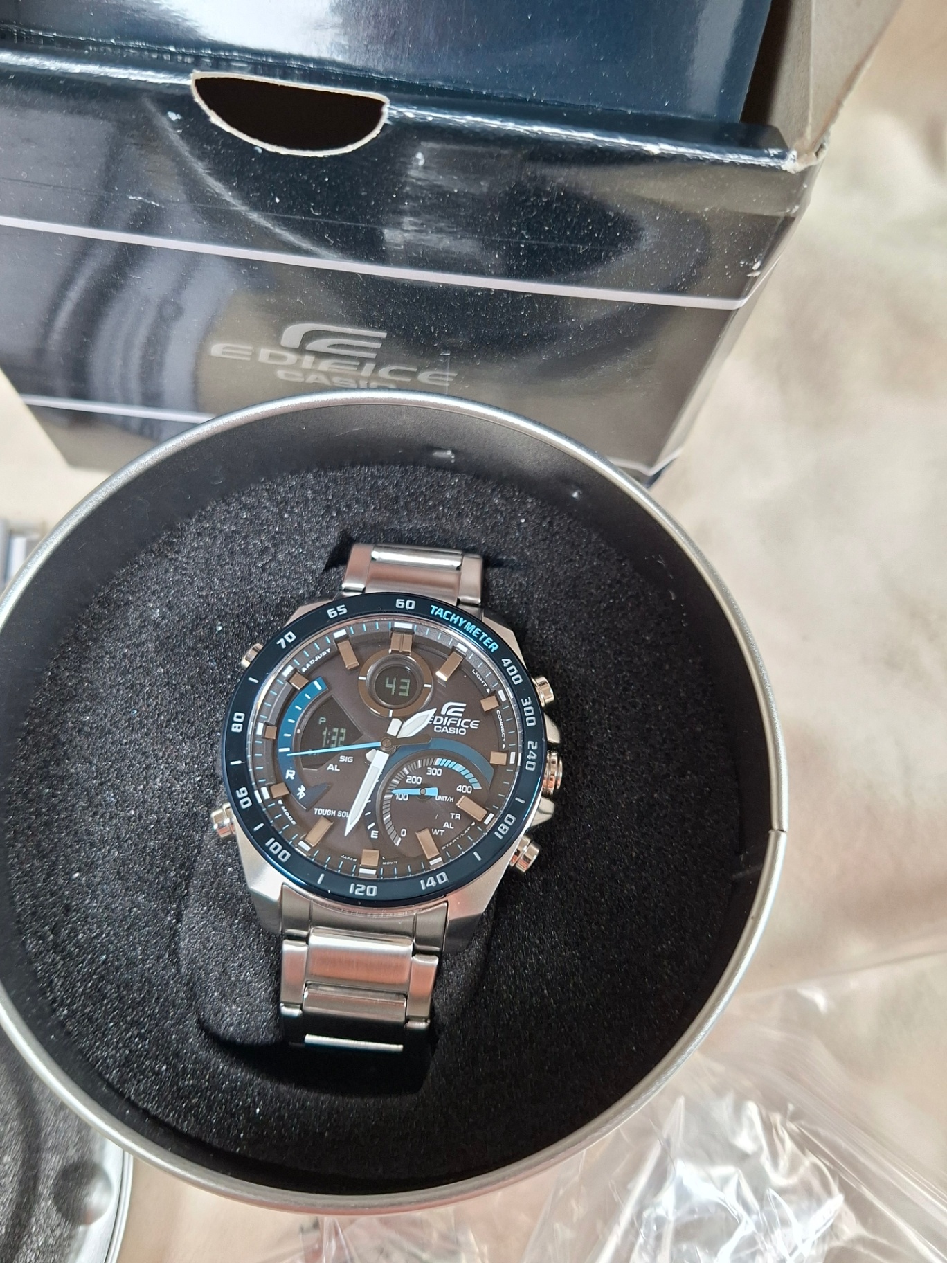Casio Edifice wristwatch with steel bracelet and presentation tin - image 2 of 6