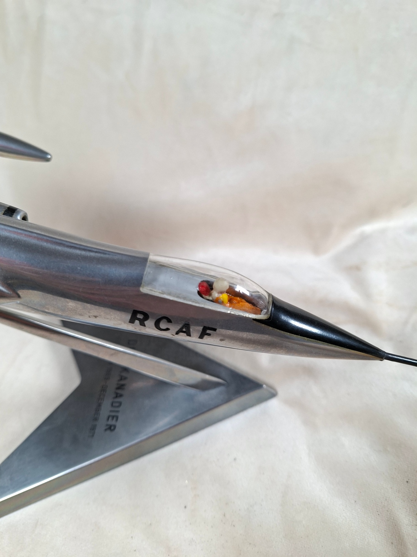 Metal model jet aircraft on display stand, "Der Kanadier December 1969-December 1971" - image 7 of 7