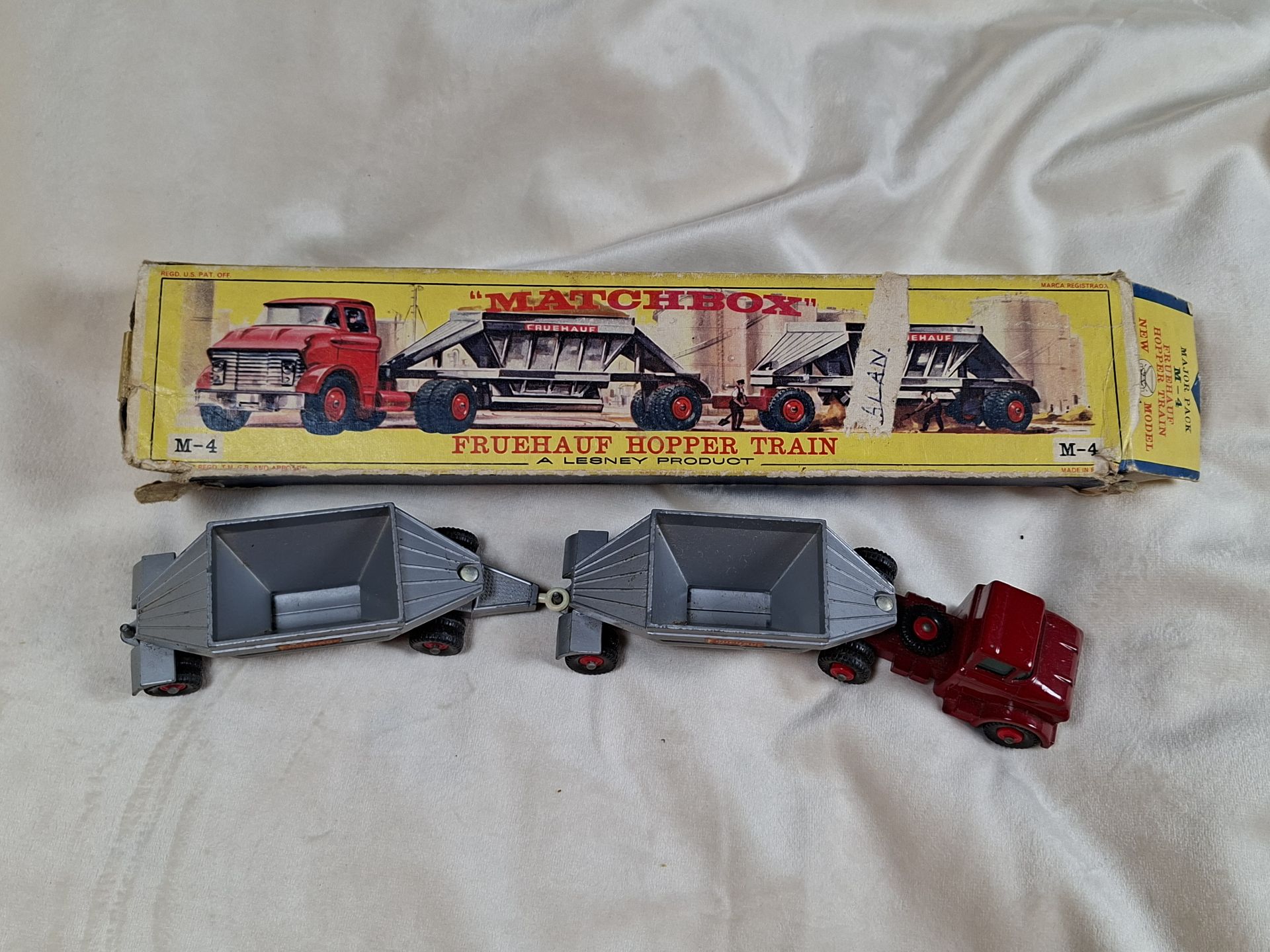 Matchbox M-4 Fruehauf Hopper Train Set with BOX! - image 2 of 6