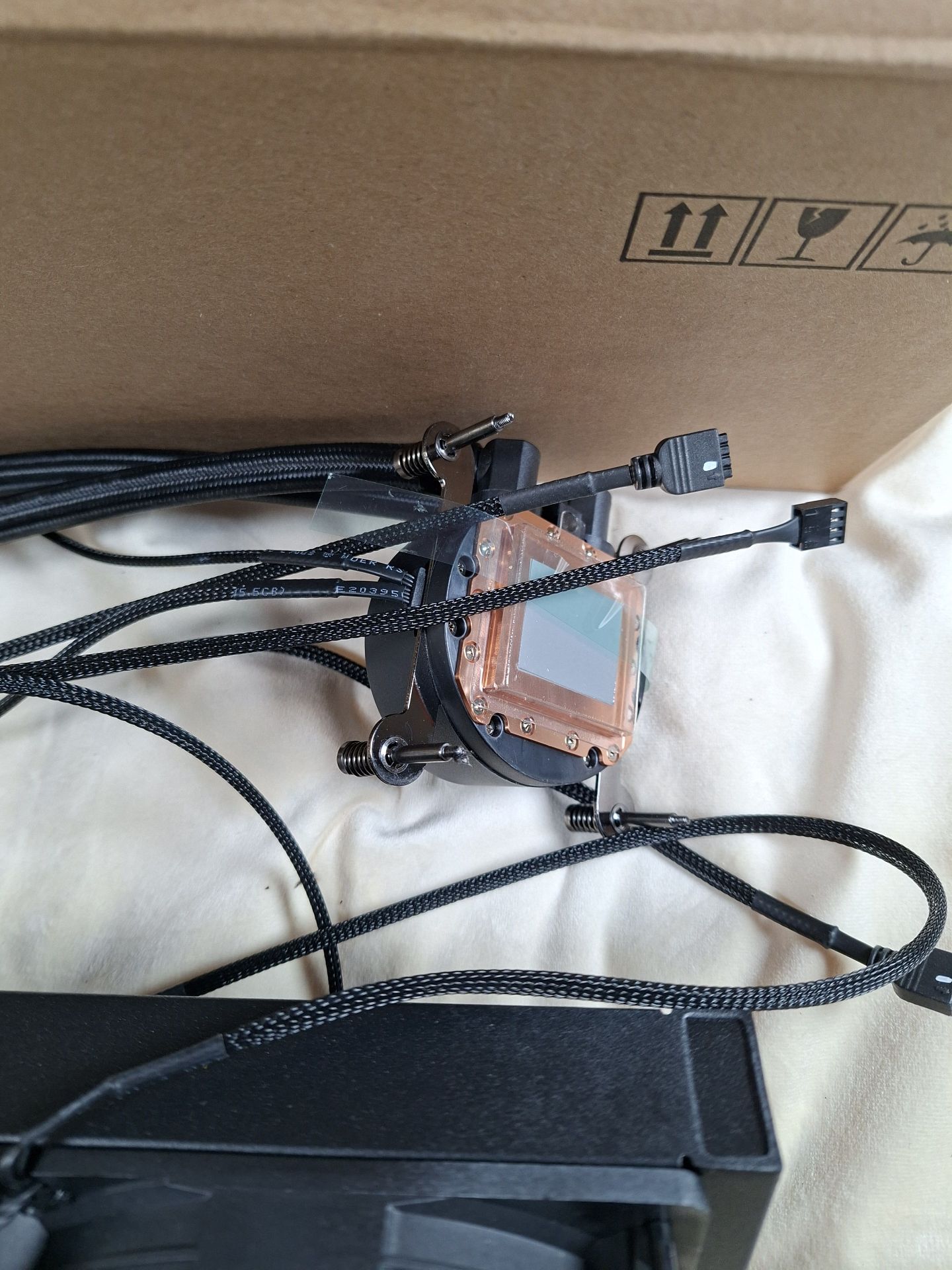 Lenovo Legion Liquid CPU Cooler with 360mm Radiator and Triple Fans - image 4 of 7