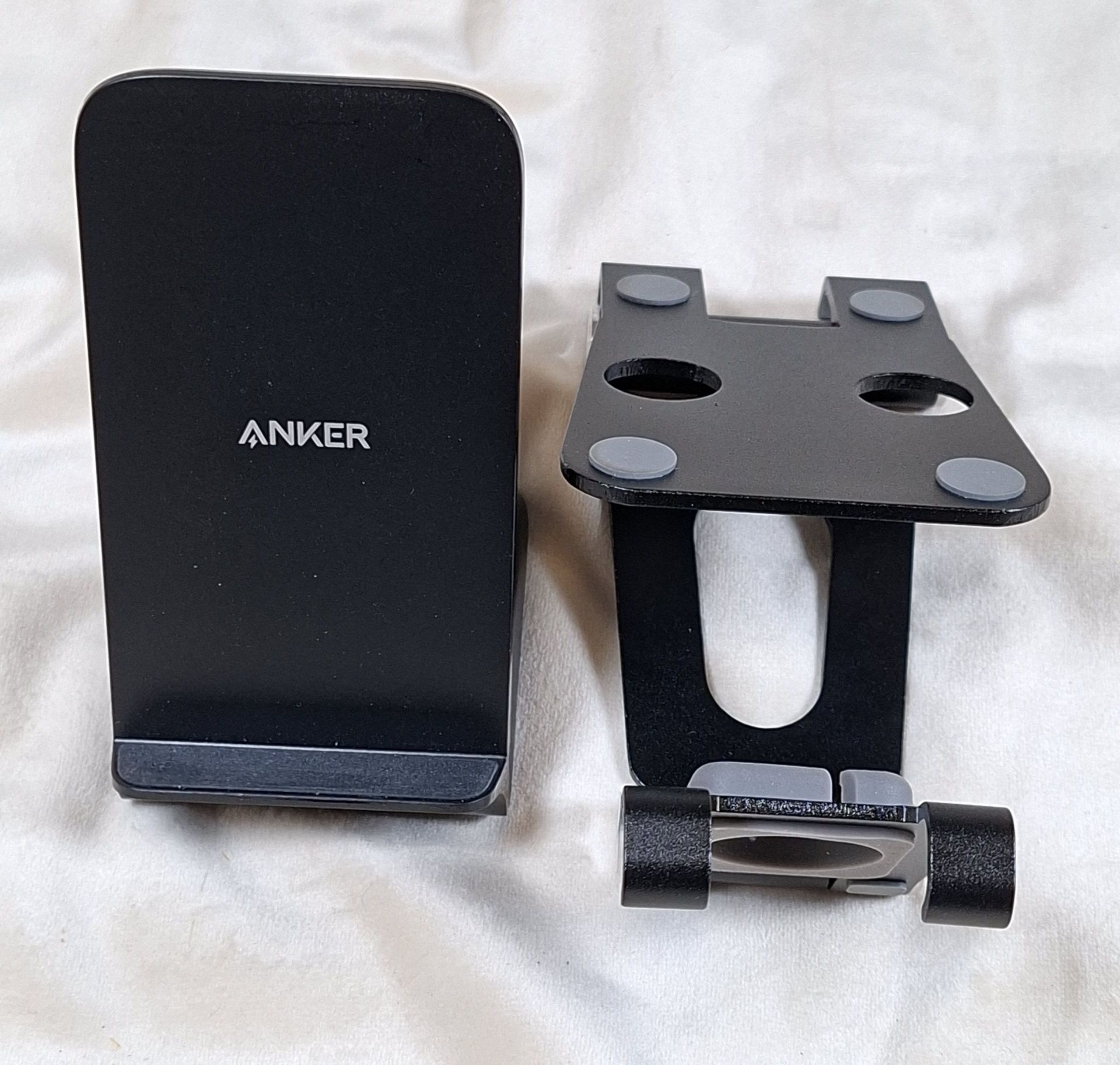 Anker Charging Dock and Adjustable Metal Phone Stand - image 1 of 5