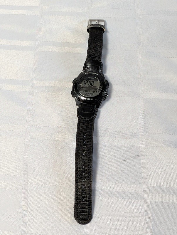 Casio digital wristwatch with illuminator and world time - image 2 of 10
