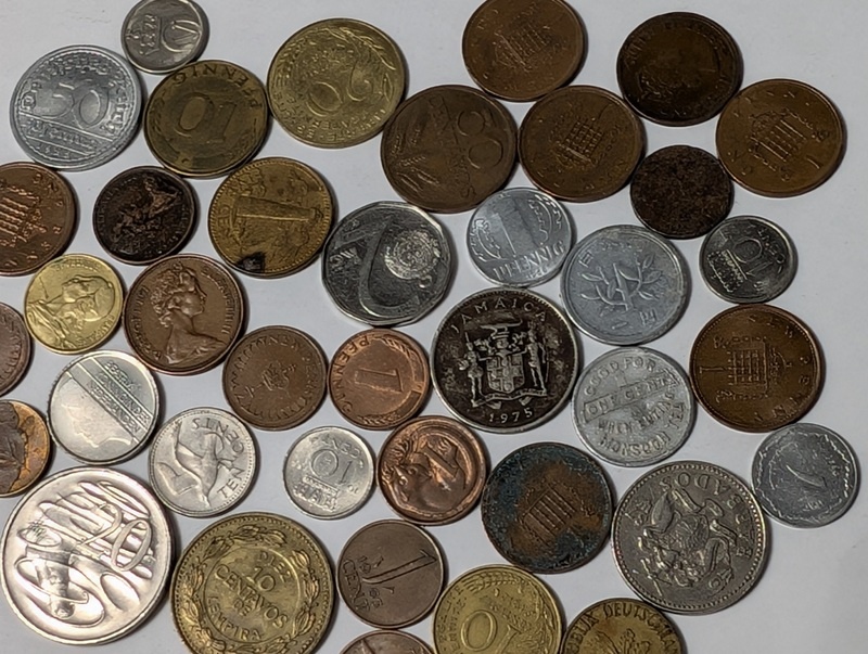Assorted international coins including Jamaican 1975 issues - image 4 of 26