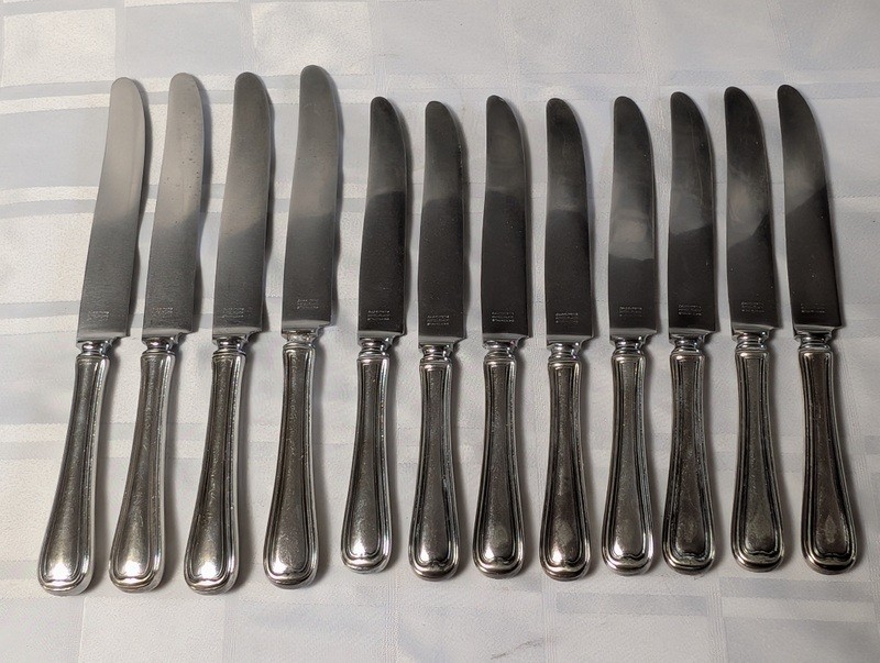 Set of stainless steel dinner knives with a Mason jar - image 1 of 10