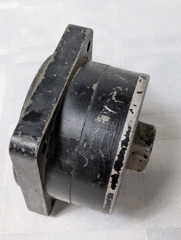 Air pressure gauge with mounting flange - image 7 of 9