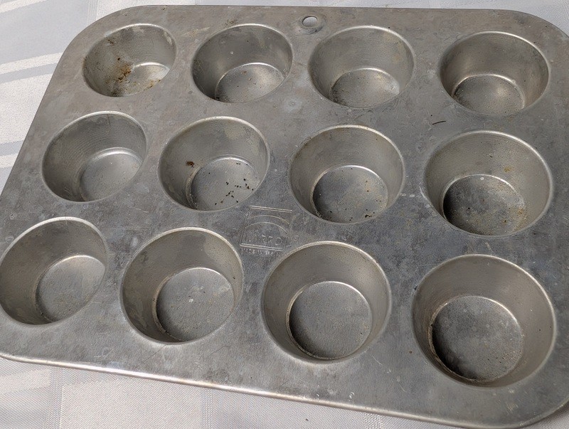 Mirro 12-Cup Muffin Pan - image 3 of 11
