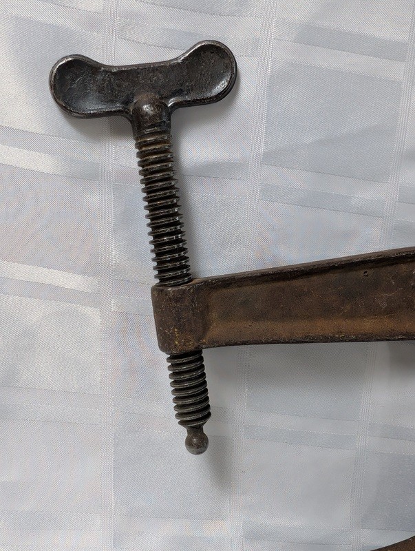 Cast iron C-clamp with screw and T-handle - image 4 of 10