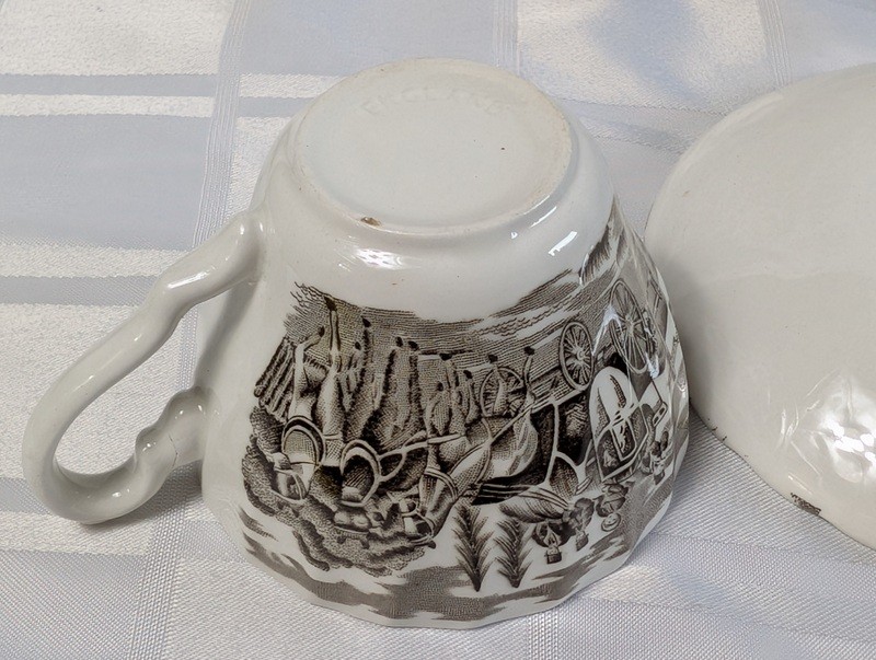 Myott Royal Mail Teacup and Saucer Set - image 13 of 14