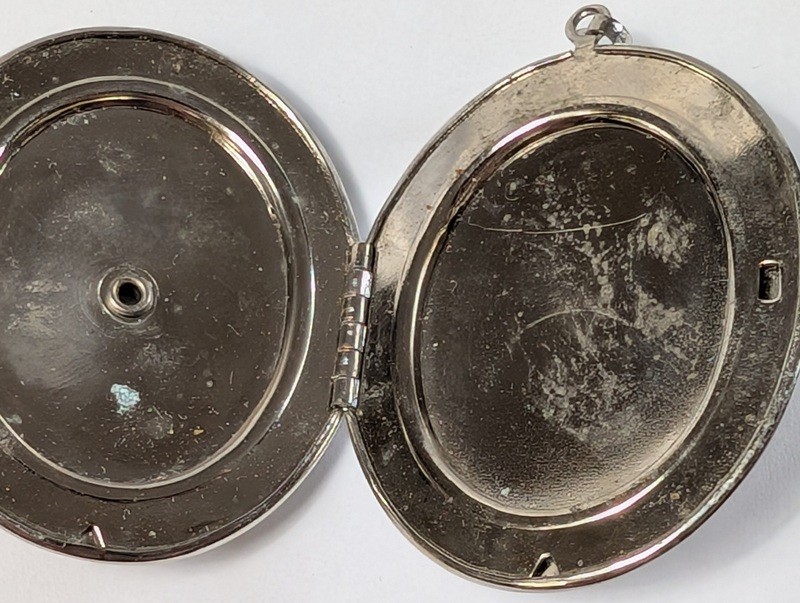 Oval enamel miniature locket pendant - image 7 of 9