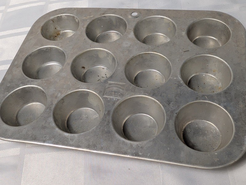 Mirro 12-Cup Muffin Pan - image 2 of 11