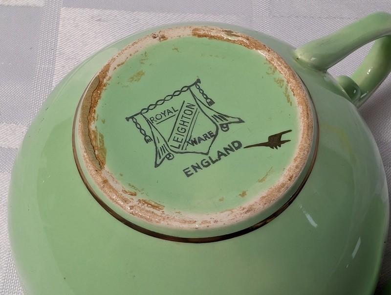 Green teacup and saucer set with gold trim - image 9 of 9