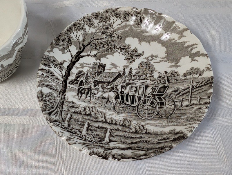 Myott Royal Mail Teacup and Saucer Set - image 6 of 14