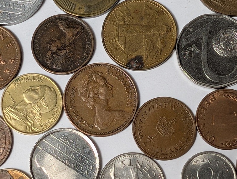 Assorted international coins including Jamaican 1975 issues - image 18 of 26